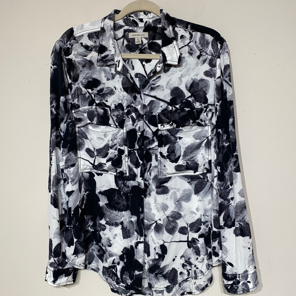 Calvin Klein Utility Button Down Top Shutter Leaf… - image 2
